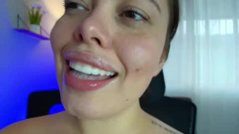 Snapshot of lisbet_21x chatting on March 7, 2025, 10:21 pm Lisbet online show from March 7, 2025, 10:21 pm