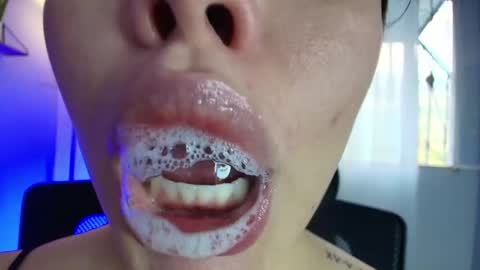 Snapshot of lisbet_21x chatting on March 10, 2025, 10:34 pm Lisbet online show from March 10, 2025, 10:34 pm