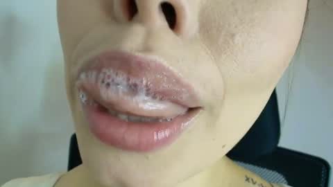 Snapshot of lisbet_21x chatting on October 20, 2025, 10:32 pm Lisbet online show from October 20, 2025, 10:32 pm