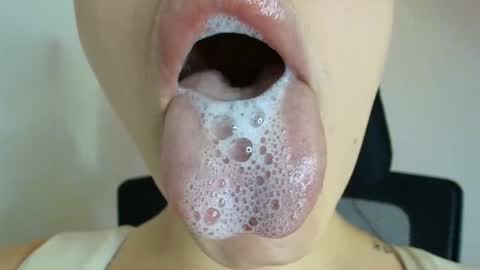 Snapshot of lisbet_21x chatting on October 28, 2025, 9:28 pm Lisbet online show from October 28, 2025, 9:28 pm