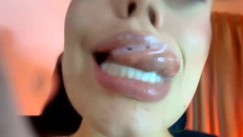 Snapshot of lisbet_21x chatting on June 26, 2026, 9:52 pm Lisbet online show from June 26, 2026, 9:52 pm