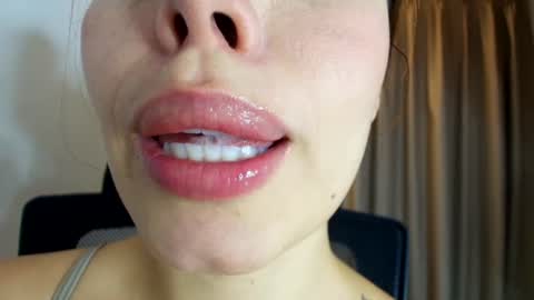 Snapshot of lisbet_21x chatting on July 31, 2026, 1:54 pm Lisbet online show from July 31, 2026, 1:54 pm