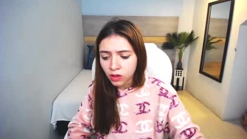 Snapshot of liseth_fox chatting on December 7, 2024, 12:45 pm Liseth Fox online show from December 7, 2024, 12:45 pm