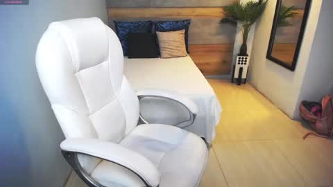 Snapshot of liseth_fox chatting on February 22, 2025, 2:06 am Liseth Fox online show from February 22, 2025, 2:06 am