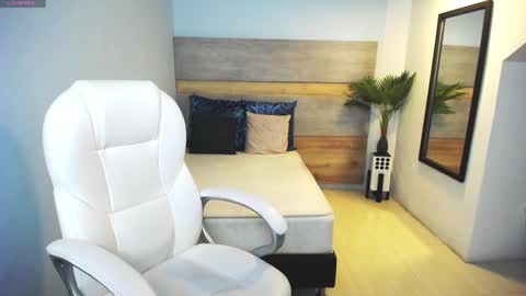 Snapshot of liseth_fox chatting on March 7, 2025, 7:38 pm Liseth Fox online show from March 7, 2025, 7:38 pm