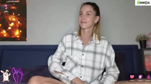 Snapshot of lisi4ka_basik33 chatting on September 9, 2025, 5:12 pm Kris Maks online show from September 9, 2025, 5:12 pm