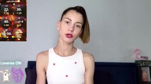 Snapshot of lisi4ka_basik33 chatting on September 28, 2025, 8:52 am Kris Maks online show from September 28, 2025, 8:52 am