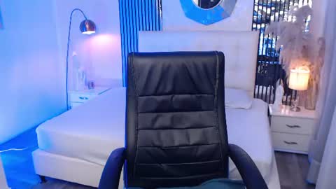 Andrea online show from July 9, 2026, 3:43 am