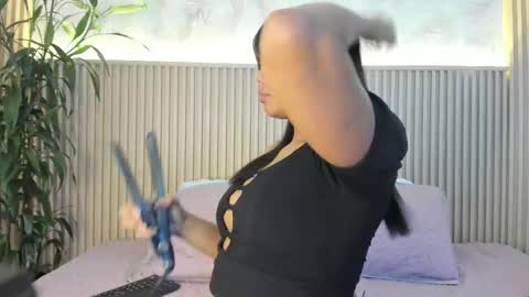 Snapshot of liss_reyes chatting on October 24, 2025, 12:01 pm Liss online show from October 24, 2025, 12:01 pm