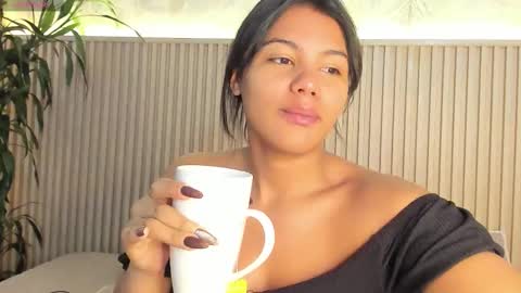 Snapshot of liss_reyes chatting on November 25, 2025, 12:05 pm Liss online show from November 25, 2025, 12:05 pm