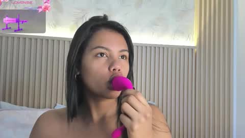 Snapshot of liss_reyes chatting on December 1, 2025, 1:27 pm Liss online show from December 1, 2025, 1:27 pm