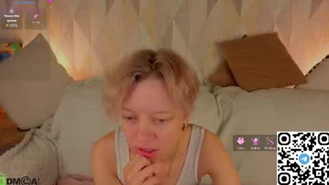 Snapshot of lissa_kitsune chatting on July 26, 2026, 1:14 am Lissa online show from July 26, 2026, 1:14 am