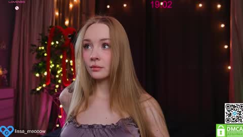 Snapshot of lissa_meooow chatting on February 19, 2025, 4:44 am your Liza again. Next stream Dec. 1 at 2 or 3 GMT online show from February 19, 2025, 4:44 am