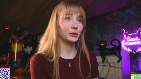 Snapshot of lissa_meooow chatting on October 28, 2025, 5:33 am your Liza again. Next stream Dec. 1 at 2 or 3 GMT online show from October 28, 2025, 5:33 am