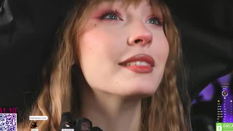 Snapshot of lissa_meooow chatting on October 31, 2025, 6:25 am your Liza again. Next stream Dec. 1 at 2 or 3 GMT online show from October 31, 2025, 6:25 am