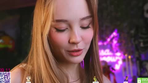 Snapshot of lissa_meooow chatting on November 9, 2025, 6:01 am your Liza again. Next stream Dec. 1 at 2 or 3 GMT online show from November 9, 2025, 6:01 am