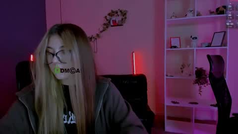 lissa_night online show from May 2, 2026, 7:52 pm