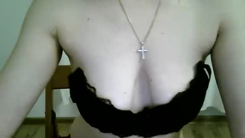 Lissa online show from February 4, 2025, 9:41 pm