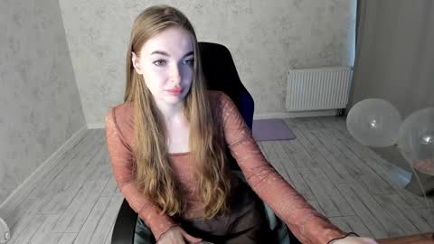 Snapshot of lissacain chatting on February 6, 2025, 9:43 am Lissa online show from February 6, 2025, 9:43 am