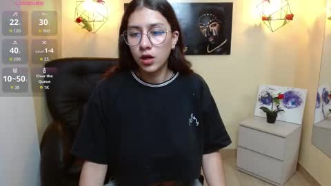 Lita online show from November 18, 2025, 2:54 pm