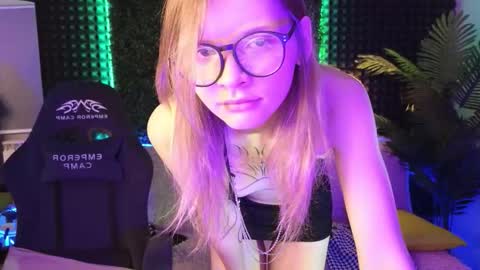 Snapshot of litabrom chatting on October 7, 2025, 2:20 am Lena online show from October 7, 2025, 2:20 am