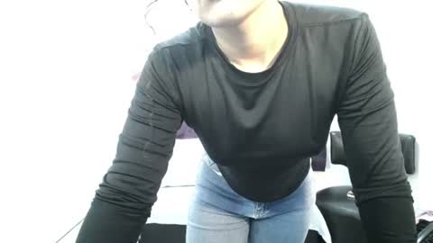Snapshot of little18doll chatting on July 7, 2026, 10:47 pm little18doll online show from July 7, 2026, 10:47 pm
