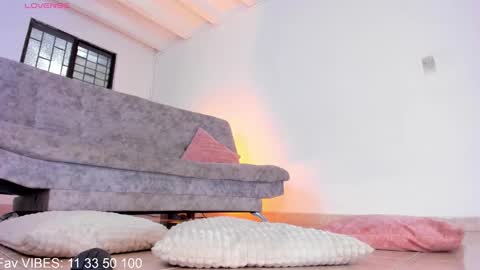 Snapshot of little___sophie chatting on March 5, 2025, 8:21 am little___sophie online show from March 5, 2025, 8:21 am