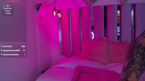 little ary online show from December 11, 2024, 7:20 am