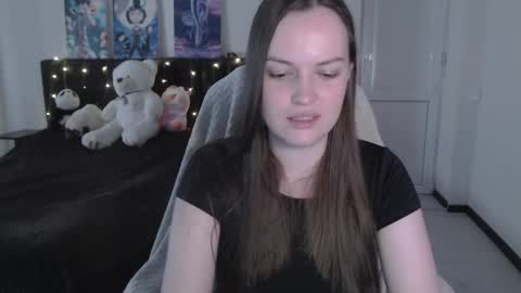 Snapshot of little__flowers chatting on September 18, 2025, 6:48 am little__flowers online show from September 18, 2025, 6:48 am