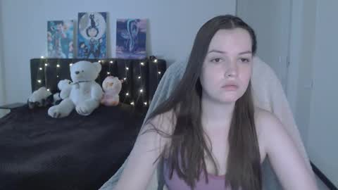 Snapshot of little__flowers chatting on September 21, 2025, 7:21 am little__flowers online show from September 21, 2025, 7:21 am