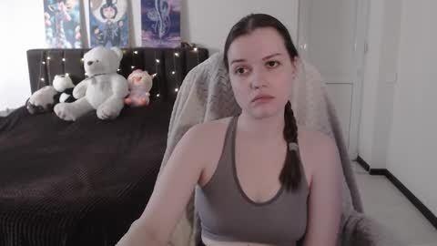 Snapshot of little__flowers chatting on October 22, 2025, 7:30 am little__flowers online show from October 22, 2025, 7:30 am