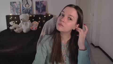 Snapshot of little__flowers chatting on October 23, 2025, 8:02 am little__flowers online show from October 23, 2025, 8:02 am