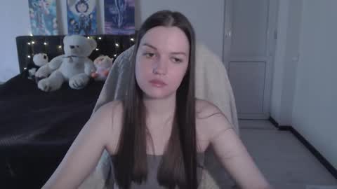 Snapshot of little__flowers chatting on November 14, 2025, 8:24 am little__flowers online show from November 14, 2025, 8:24 am