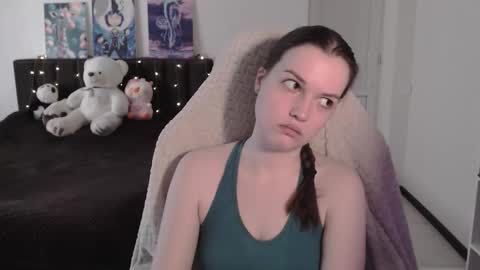 little__flowers online show from March 12, 2026, 7:58 am