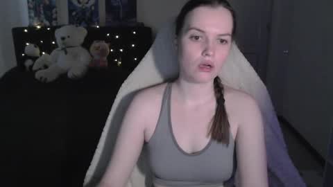 little__flowers online show from April 26, 2026, 9:29 am