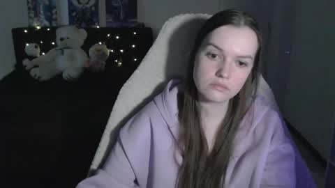 little__flowers online show from April 27, 2026, 11:41 am