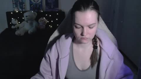 little__flowers online show from May 1, 2026, 7:35 am