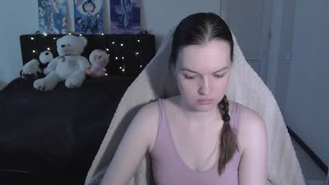 Snapshot of little__flowers chatting on June 14, 2026, 8:49 am little__flowers online show from June 14, 2026, 8:49 am
