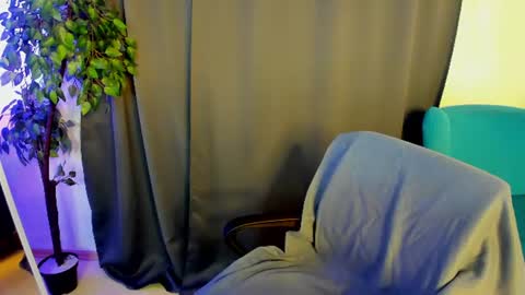 Isabel online show from June 14, 2026, 1:36 am