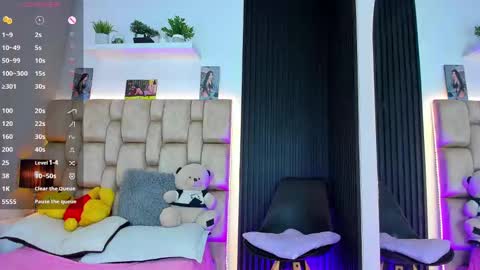 Sophie ---- connected from 1400 to 2100 Colombia time online show from October 9, 2025, 7:45 pm