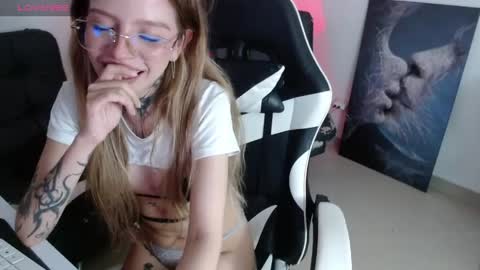 Amelie  online show from May 28, 2026, 11:57 pm