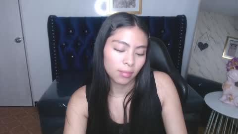 Snapshot of little_angelina_v chatting on November 14, 2025, 2:27 pm Hi Stream 800am to 200pm online show from November 14, 2025, 2:27 pm