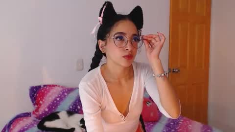 Snapshot of little_angelito2 chatting on October 28, 2025, 10:01 pm TU ANGELITO online show from October 28, 2025, 10:01 pm