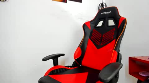 Snapshot of little_aphrodite2 chatting on November 13, 2025, 4:22 am Aliciaparaisss online show from November 13, 2025, 4:22 am