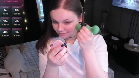 Snapshot of little_bambii_ chatting on December 3, 2024, 10:28 am Eva online show from December 3, 2024, 10:28 am