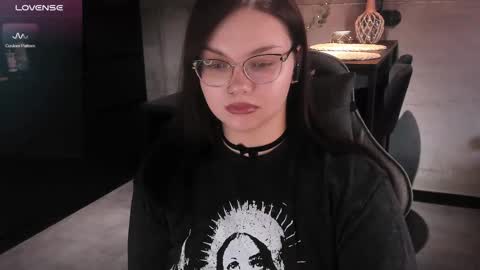 Snapshot of little_bambii_ chatting on March 3, 2025, 11:00 am Eva online show from March 3, 2025, 11:00 am