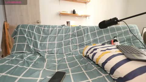 Snapshot of little_bear00 chatting on June 18, 2026, 1:04 pm Little bear - give my room a like thanks. online show from June 18, 2026, 1:04 pm