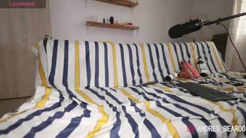 Snapshot of little_bear00 chatting on July 21, 2026, 1:02 pm Little bear - give my room a like thanks. online show from July 21, 2026, 1:02 pm