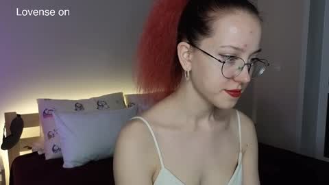 Snapshot of little_bliss chatting on January 27, 2025, 5:15 pm little_bliss online show from January 27, 2025, 5:15 pm