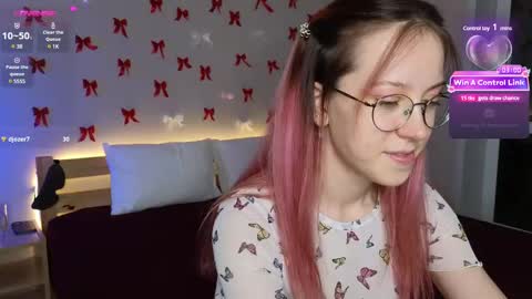 Snapshot of little_bliss chatting on March 4, 2025, 7:32 pm little_bliss online show from March 4, 2025, 7:32 pm